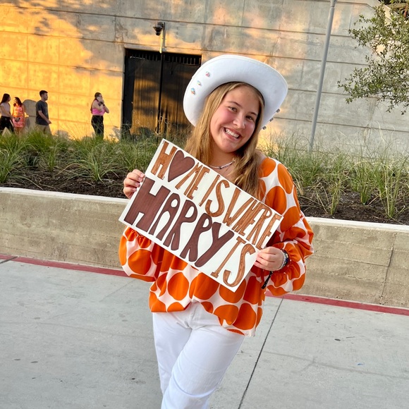 Meet your Posher, Izzy!!! - Picture 3 of 3